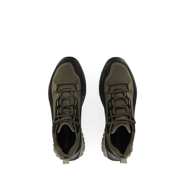 ULT-TRN LOW WP M 824254 - BLACK/TARMAC