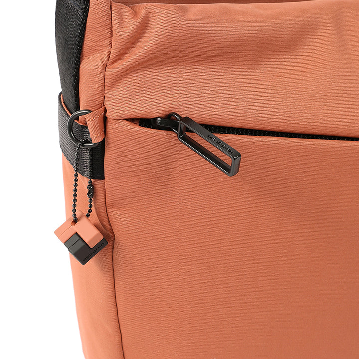 GRAVITY MEDIUM CROSSBODY - REDWOOD BURL