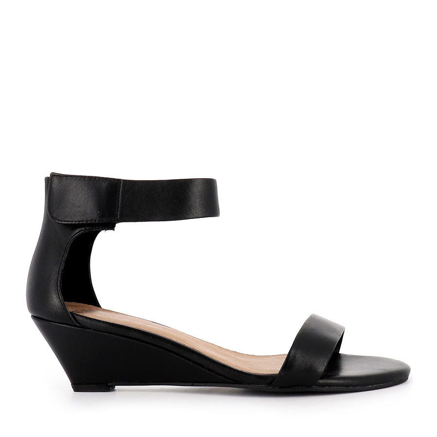 MARSY BLACK LEATHER – Evans Shoes