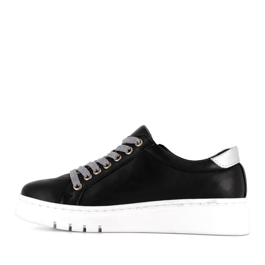 TATTER FRESH - BLACK/SILVER LEATHER