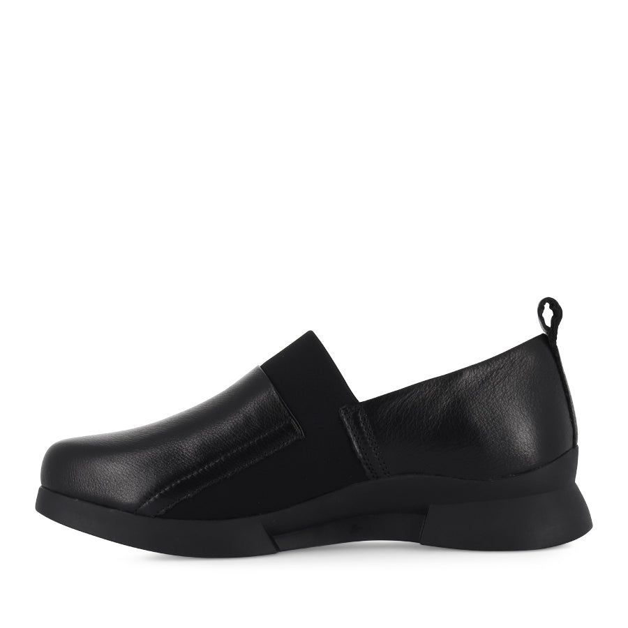 JAMAICA - BLACK LEATHER BLACK TRIM