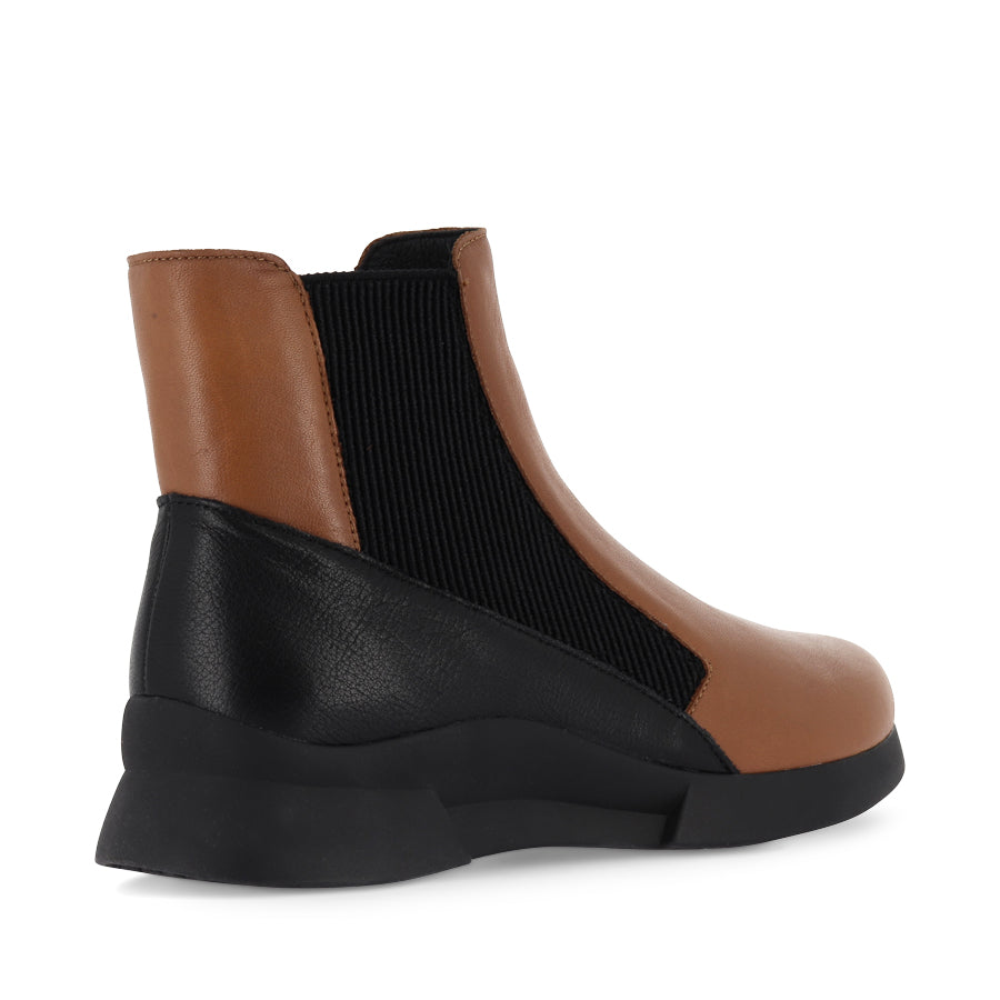 JUNIOR - TAN BLACK MULTI LEATHER