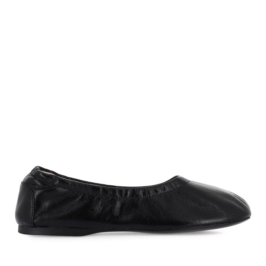 THERESA - BLACK OILY CRINKLE LEATHER