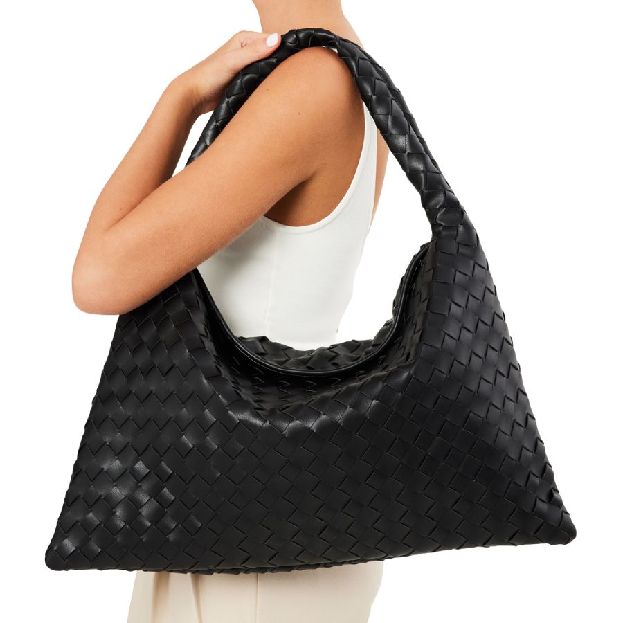 KAMI SHOULDER BAG - BLACK