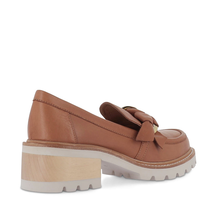 DOBBIE - BRANDY LEATHER NATURAL HEEL