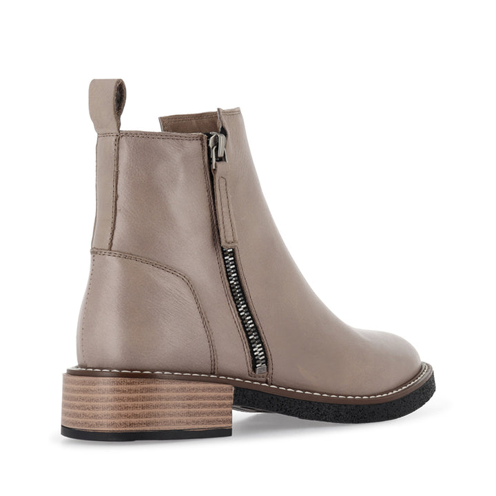 DUEL - TAUPE LEATHER