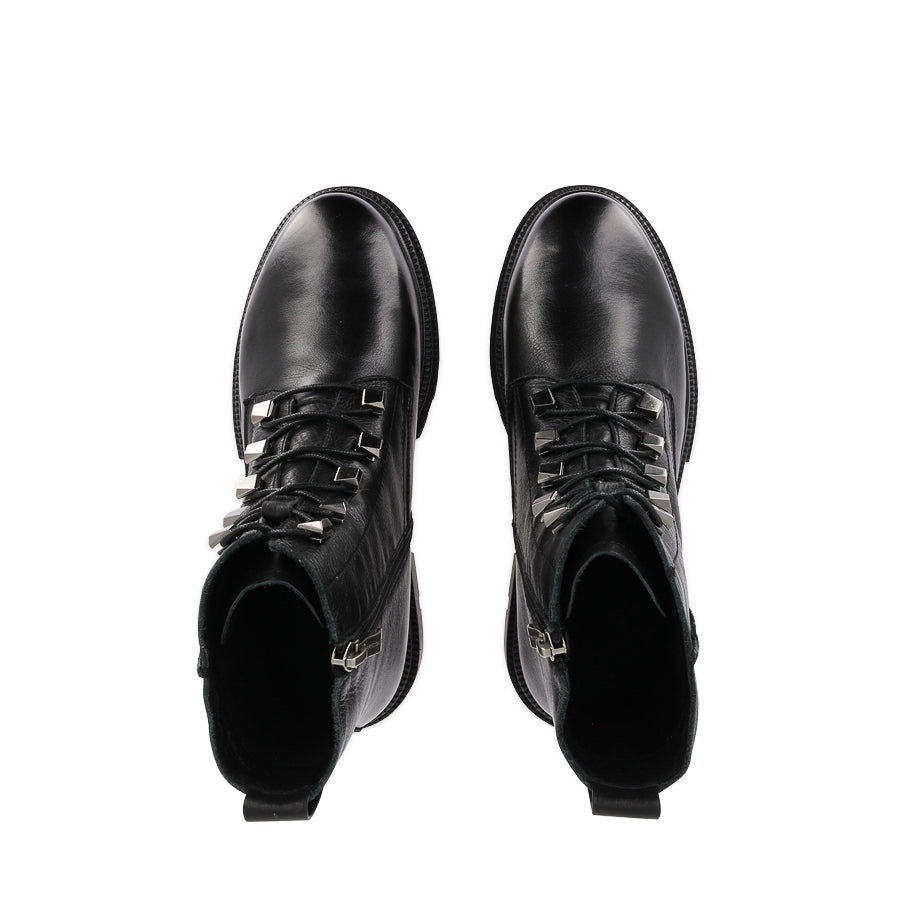 PASSPORT - BLACK LEATHER
