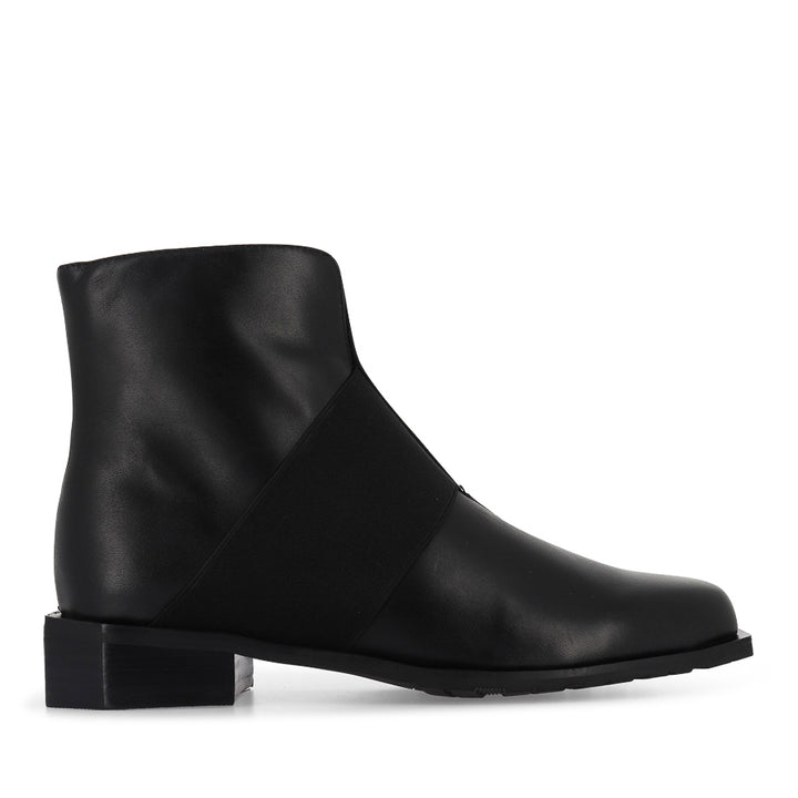 ROLLO - BLACK PATENT LEATHER