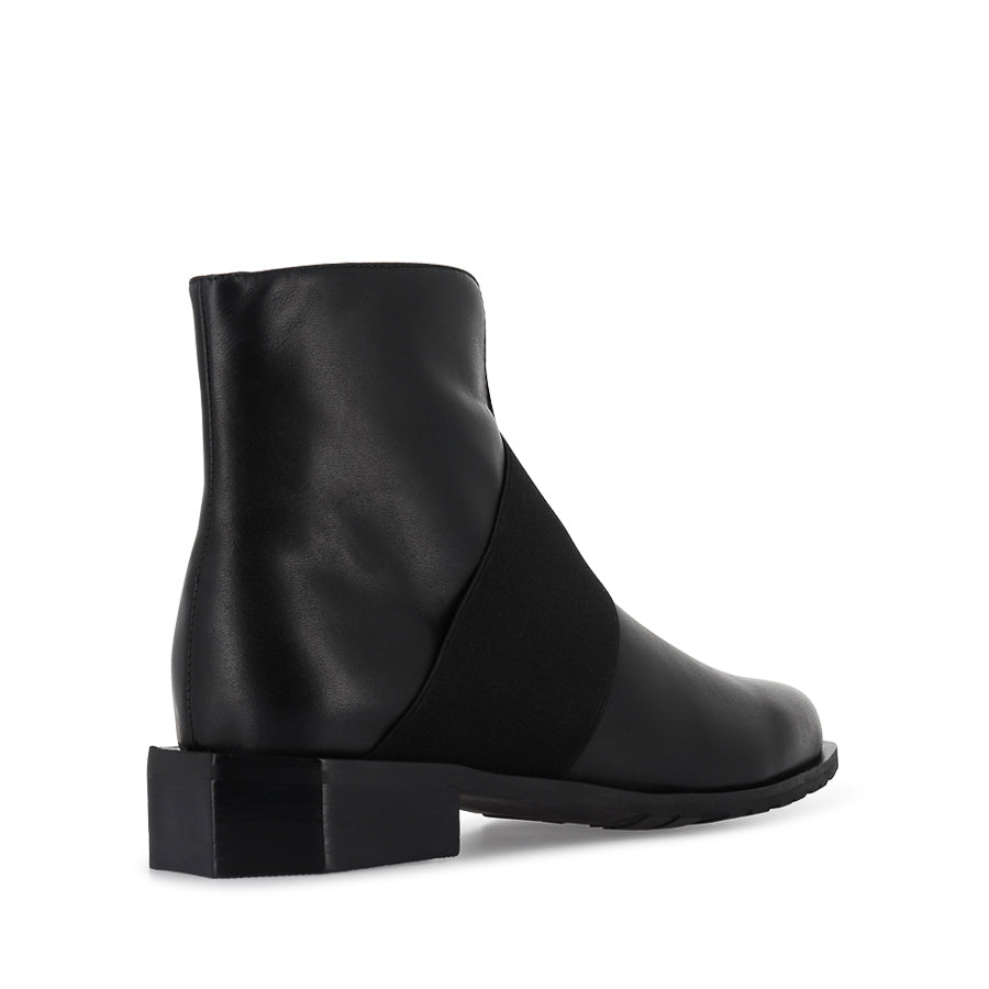 ROLLO - BLACK PATENT LEATHER
