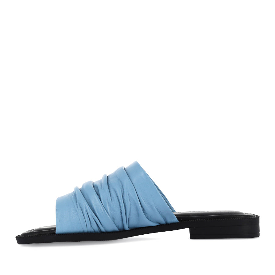 SLIM - PALE BLUE LEATHER