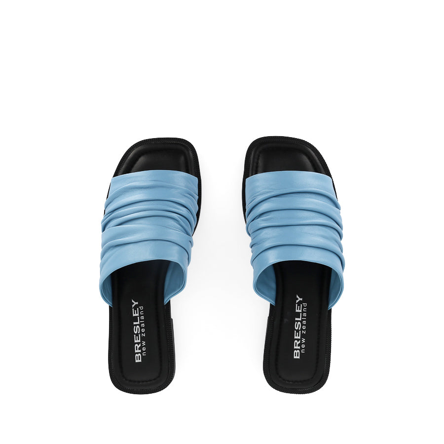 SLIM - PALE BLUE LEATHER