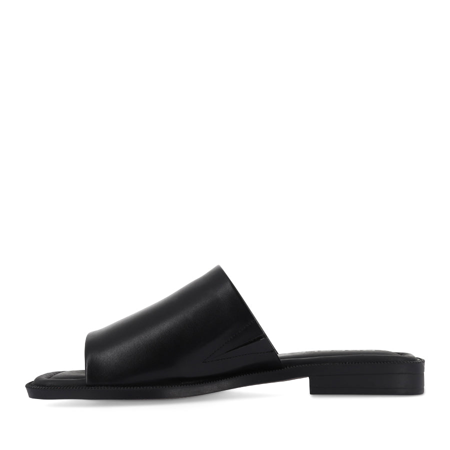 SOOTY - BLACK/BLACK LEATHER