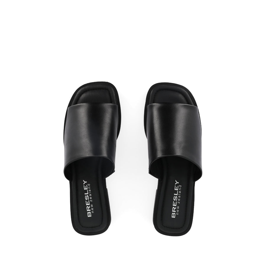 SOOTY - BLACK/BLACK LEATHER