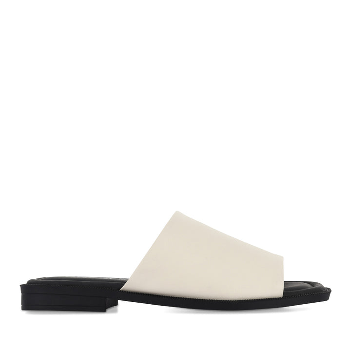 SOOTY - SWAN/BLACK LEATHER