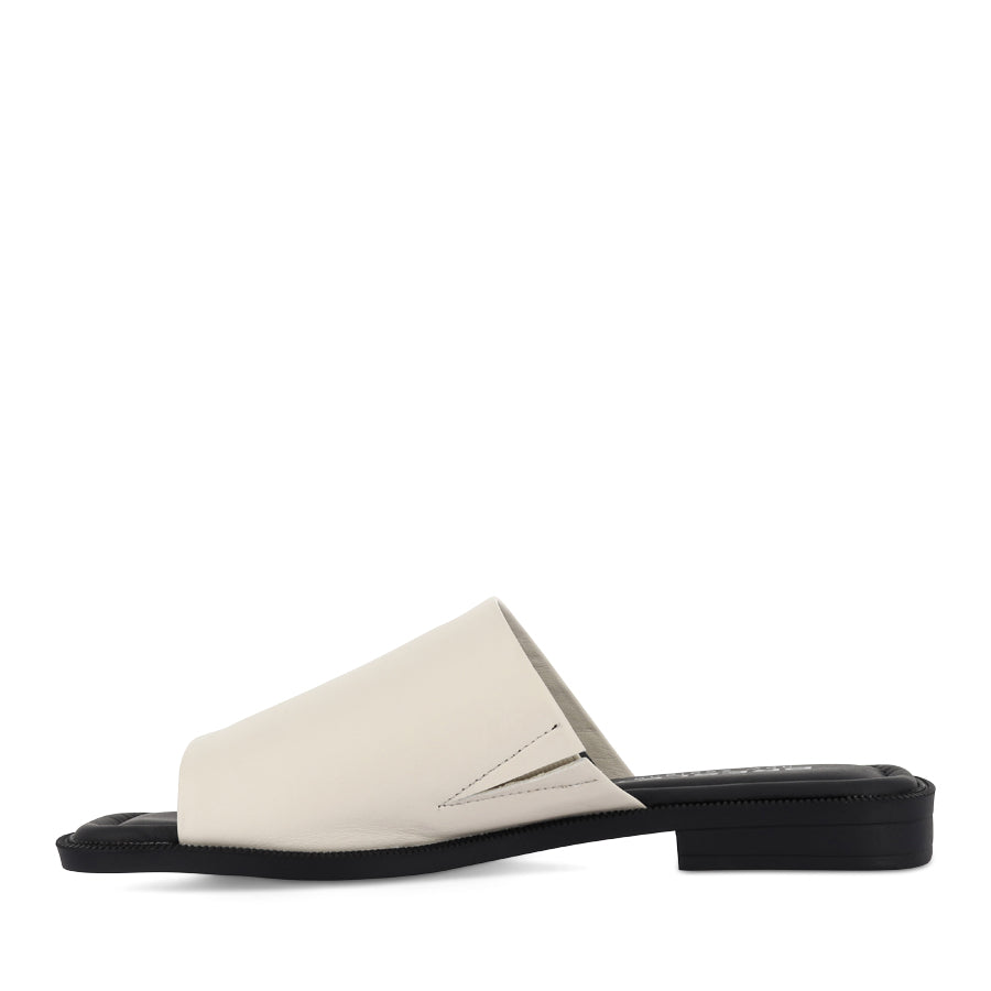 SOOTY - SWAN/BLACK LEATHER