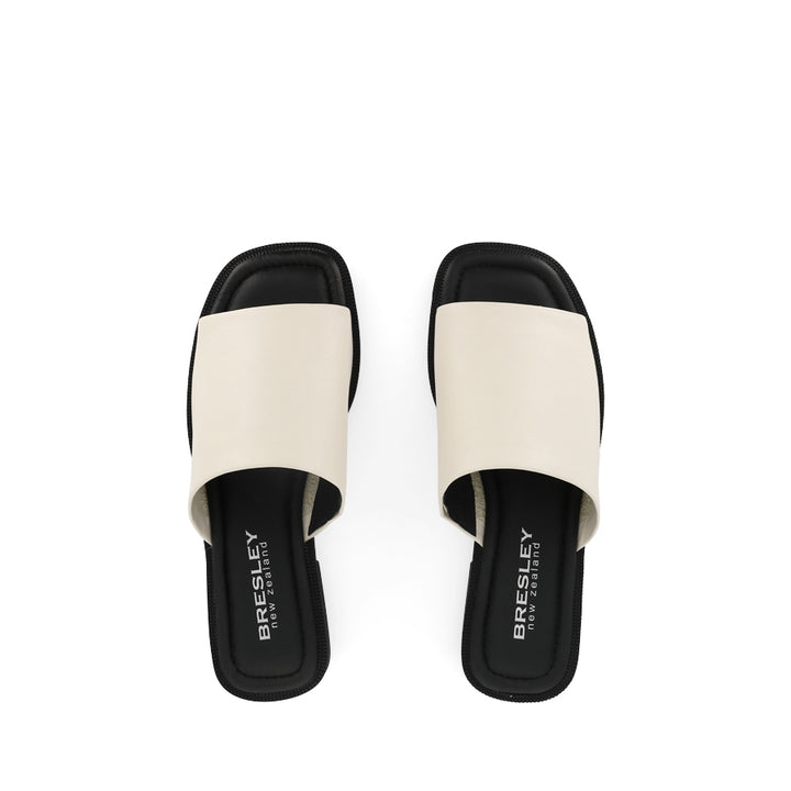 SOOTY - SWAN/BLACK LEATHER