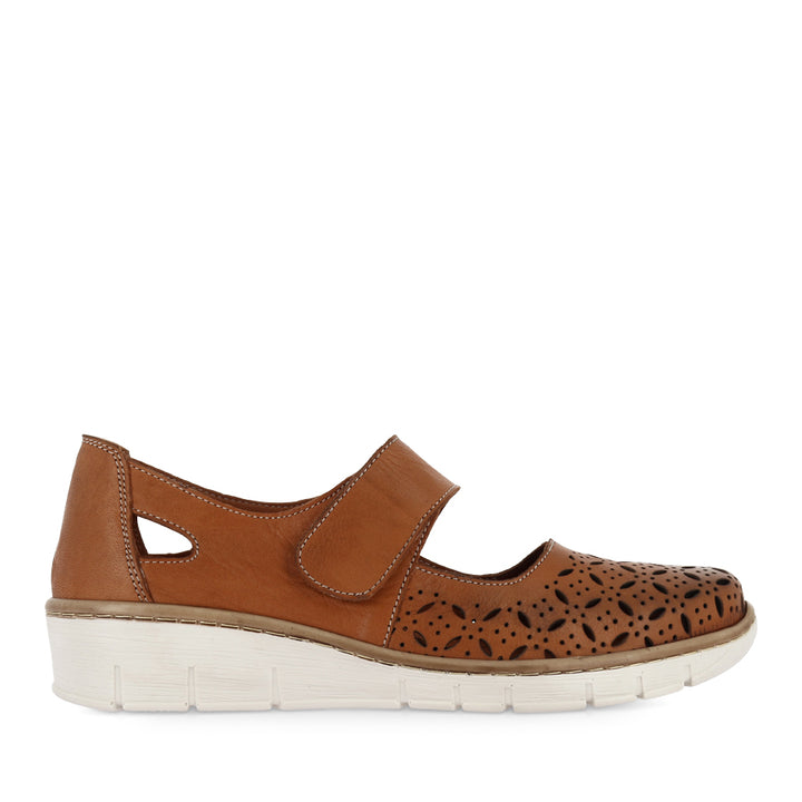 CP395-22 - TAN LEATHER
