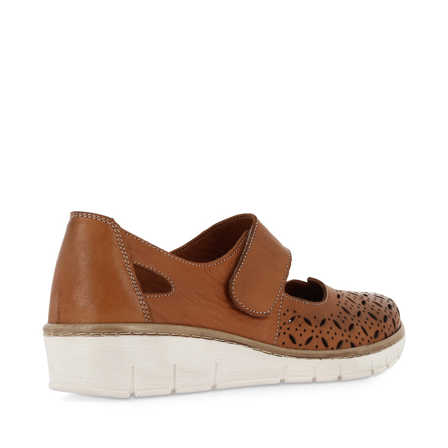 CP395-22 - TAN LEATHER