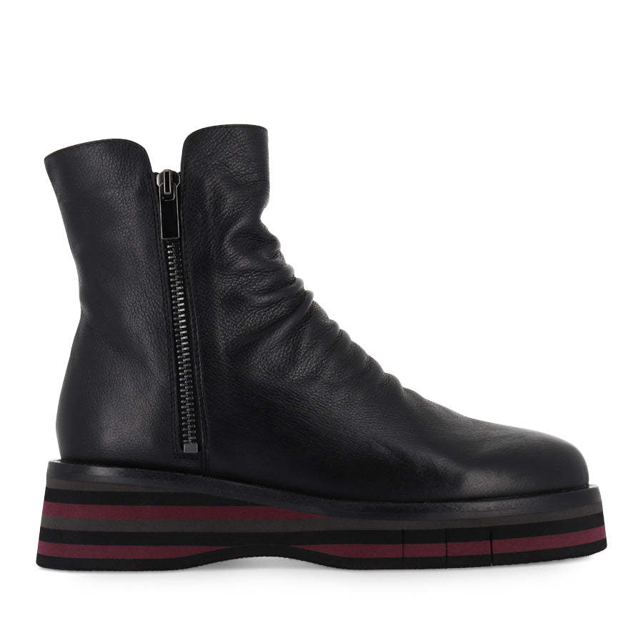 GANNI - BLACK LEATHER