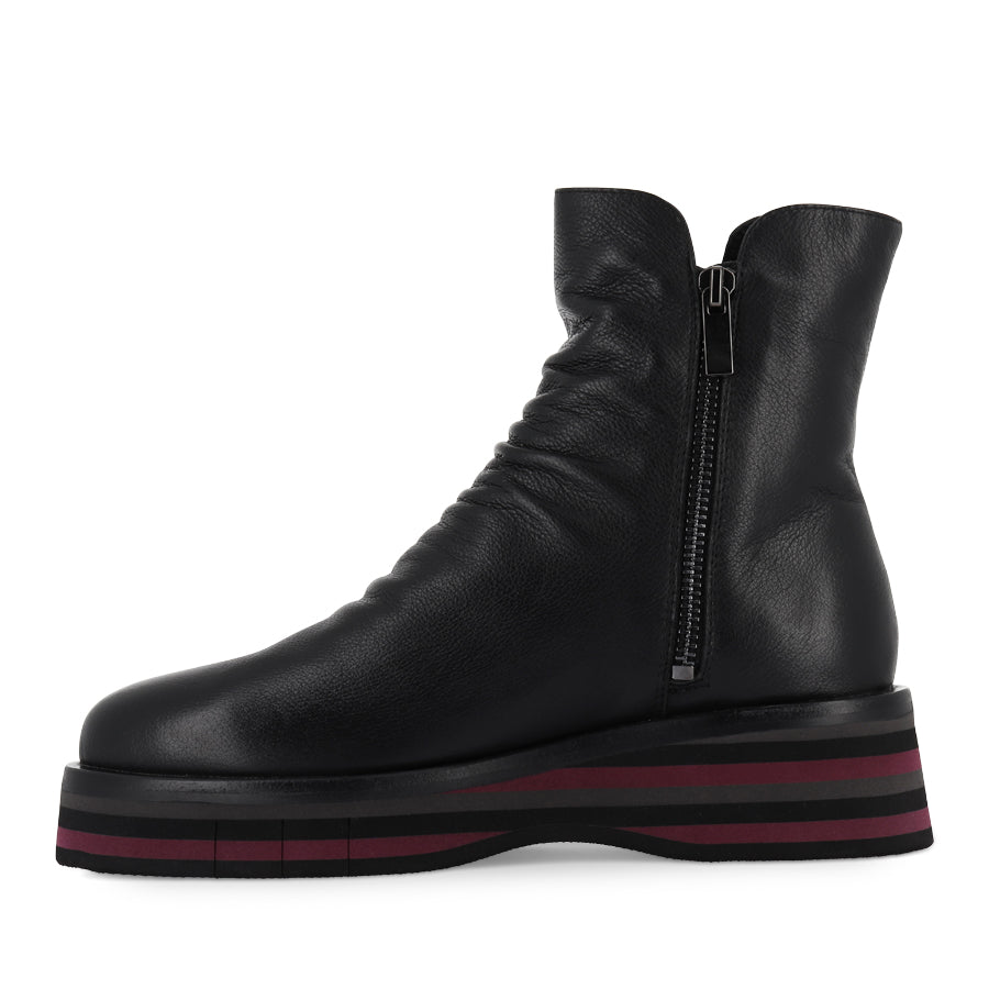 GANNI - BLACK LEATHER