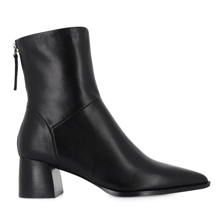 AUROA - BLACK LEATHER