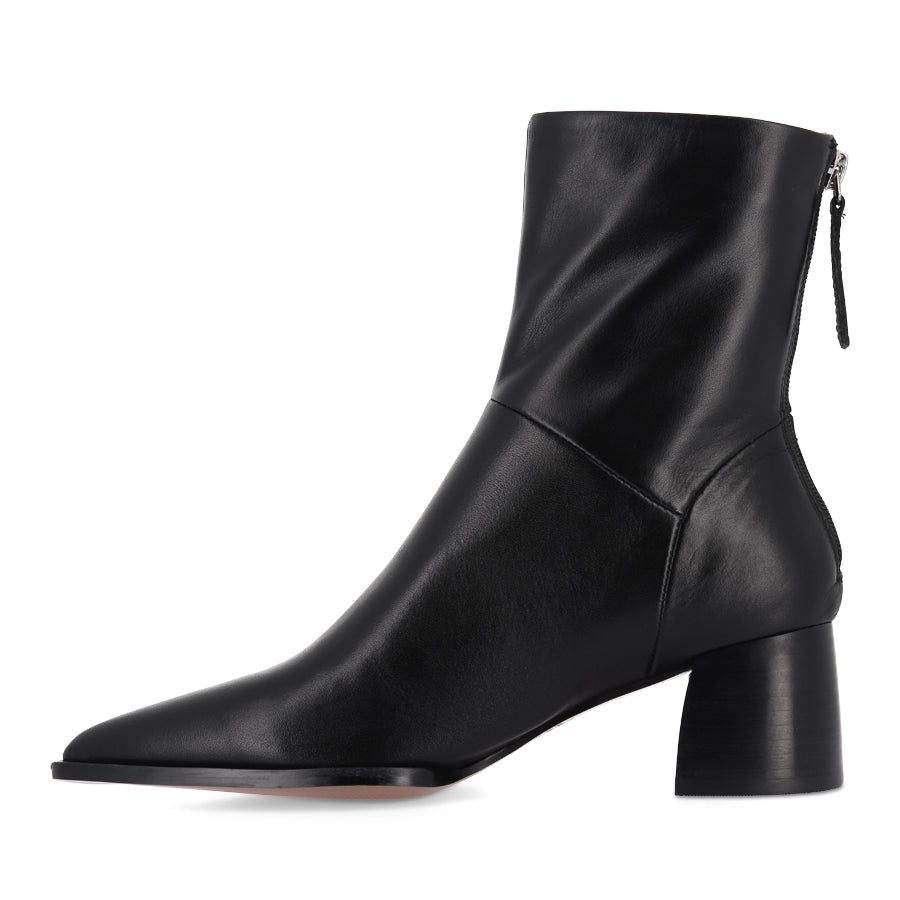 AUROA - BLACK LEATHER