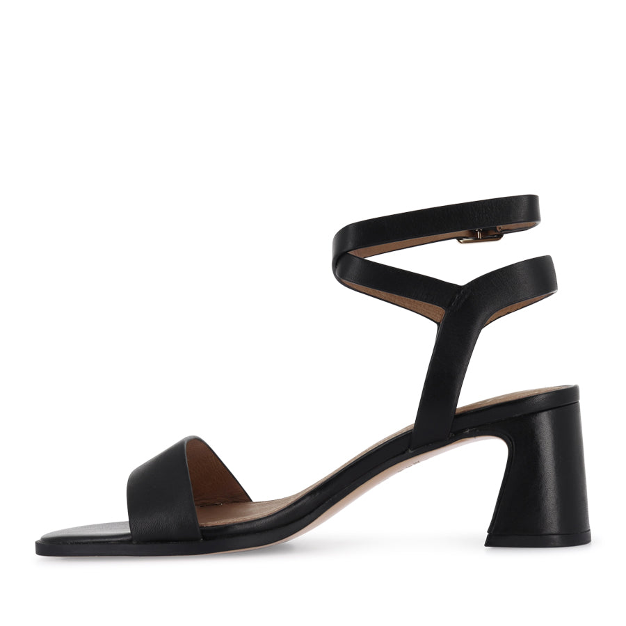 BASILI - BLACK LEATHER