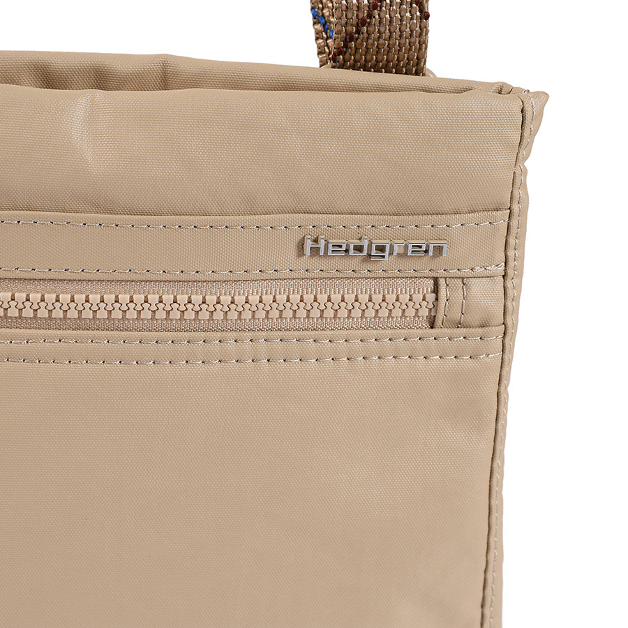 LEONCE CROSSBODY RFID - CREASED SAFARI BEIGE