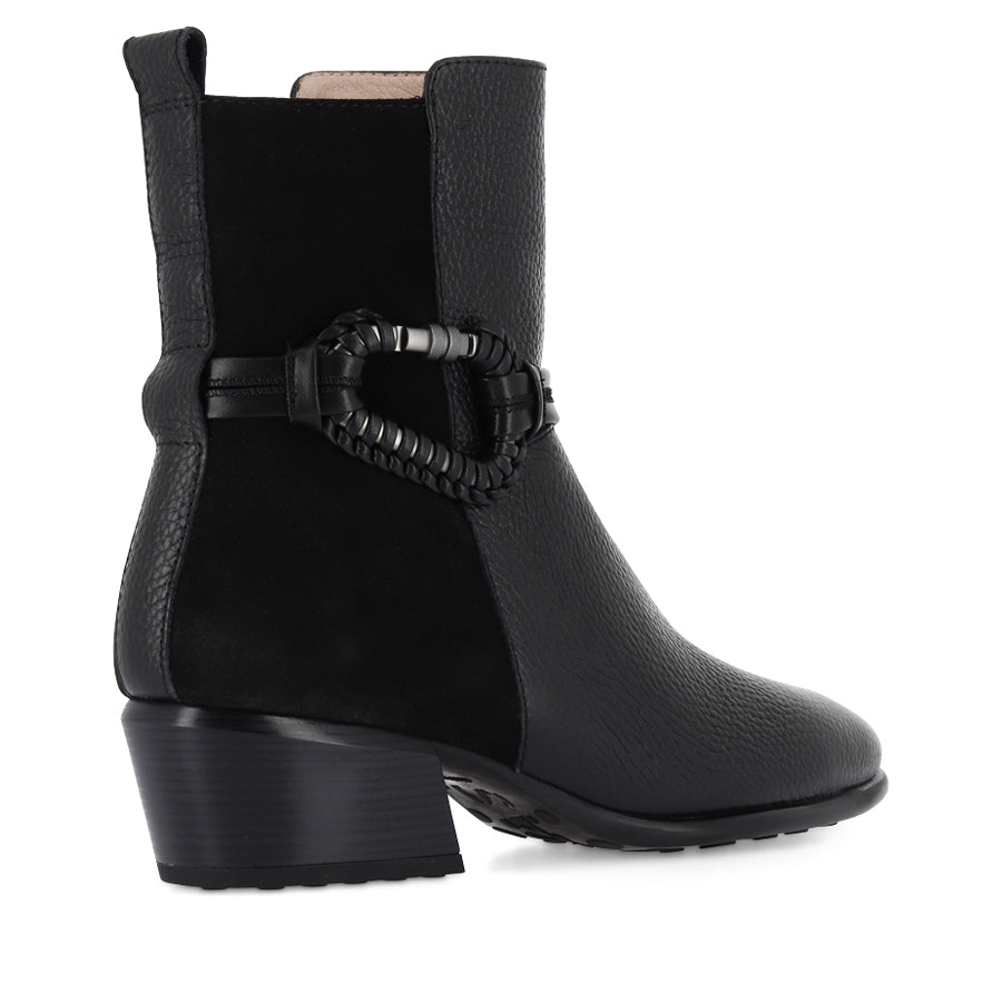VICK - BLACK LEATHER SUEDE