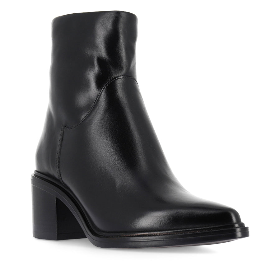 MARA - BLACK LEATHER