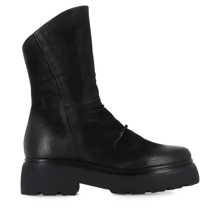 ORLA - BLACK LEATHER