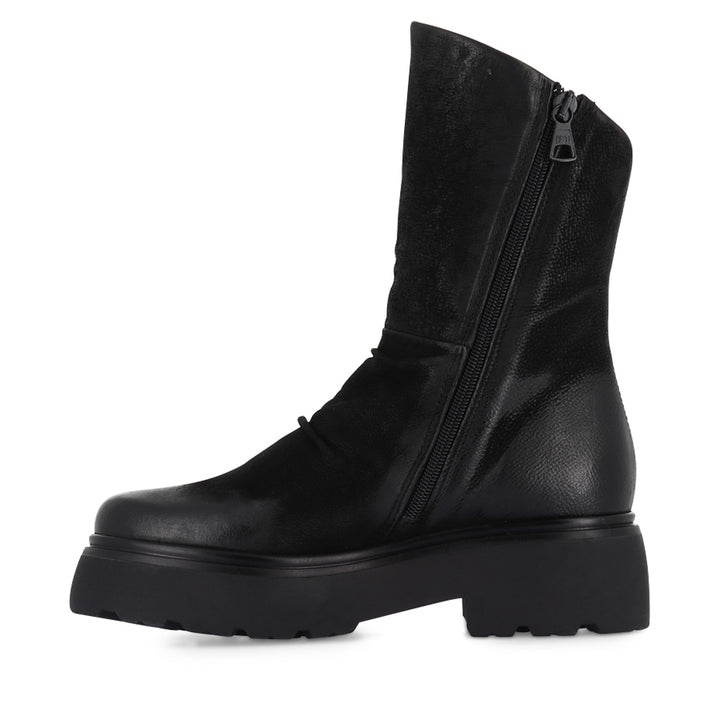 ORLA - BLACK LEATHER