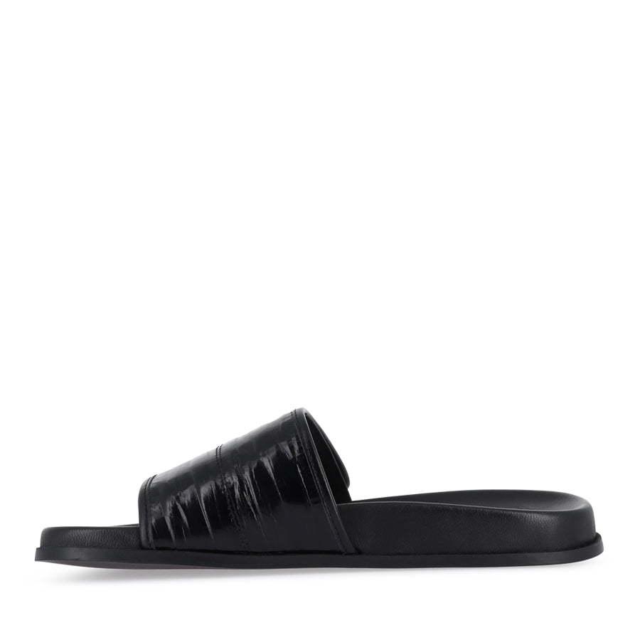HYOBI - BLACK EMBOSSED LEATHER