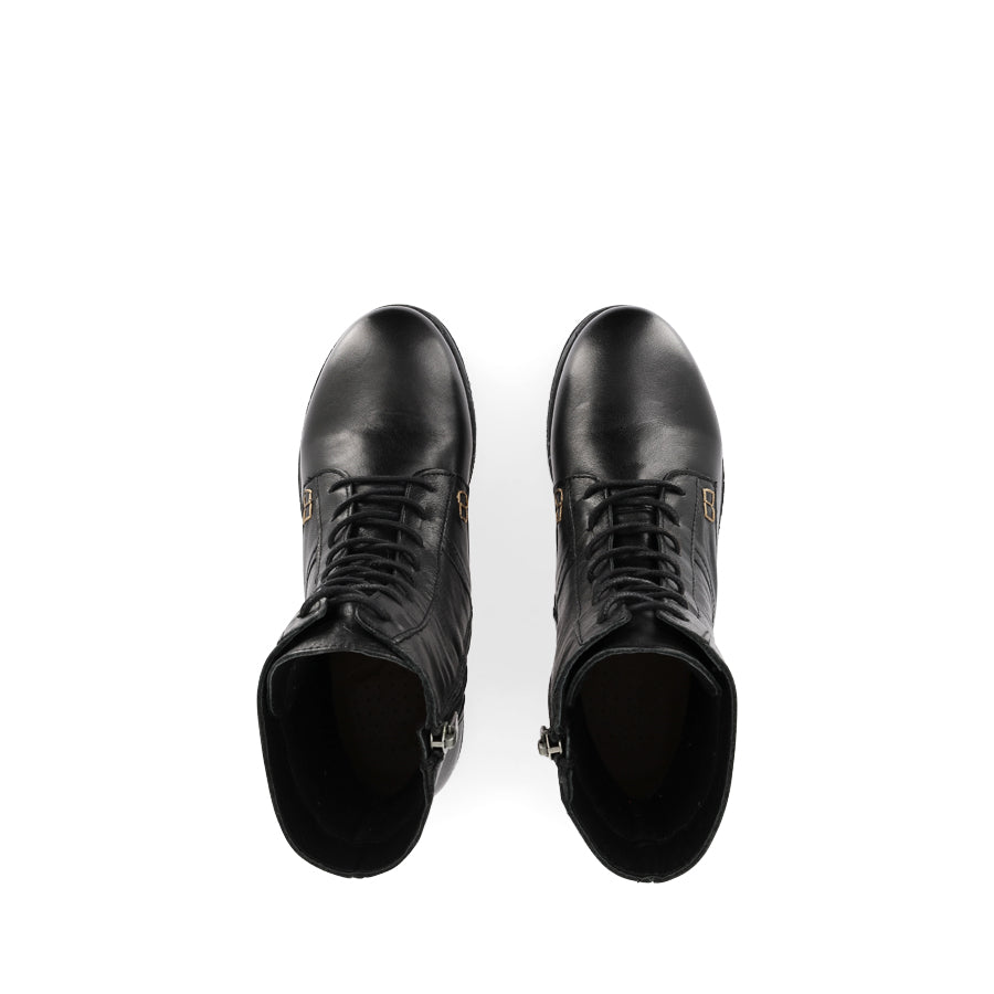 TACOMA - BLACK LEATHER