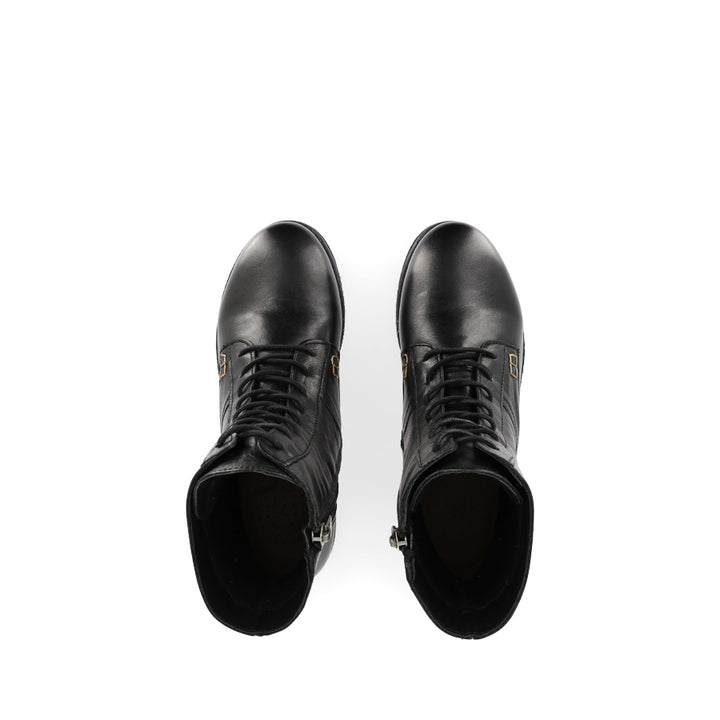 TACOMA - BLACK LEATHER