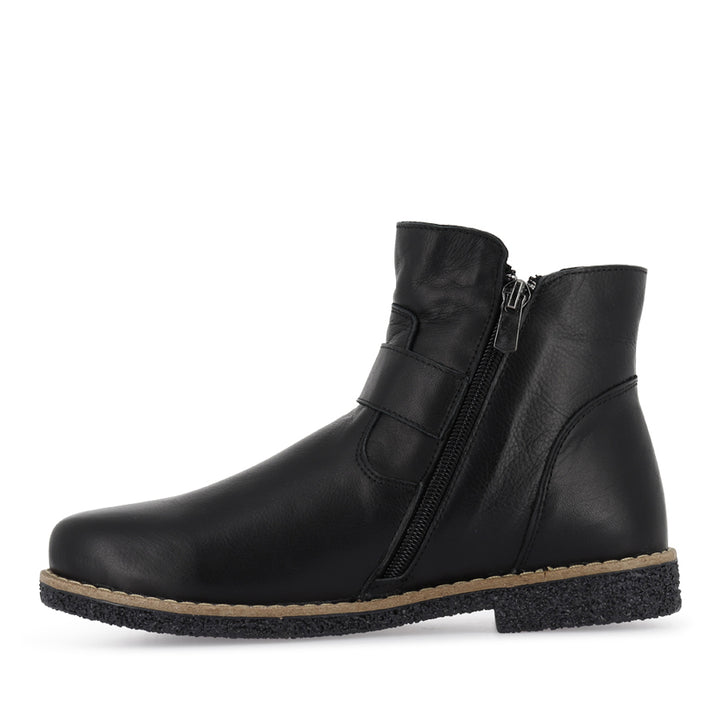 TADAKA - BLACK LEATHER