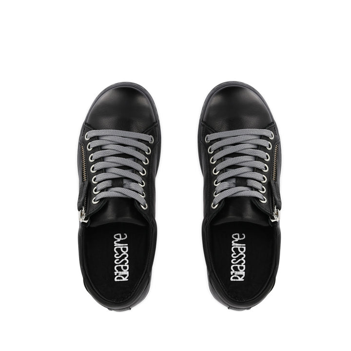 TOKEN - BLACK LEATHER/GREY SOLE