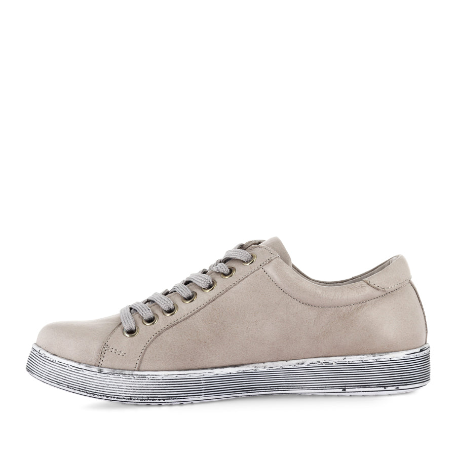 TOKEN - TAUPE LEATHER