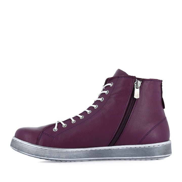 TYPO - PLUM LEATHER