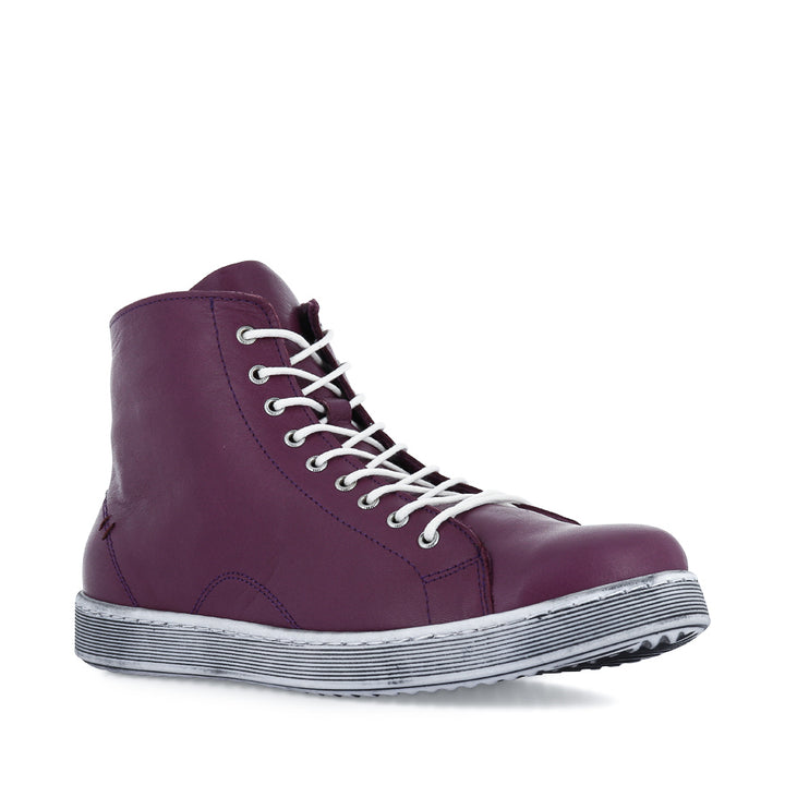 TYPO - PLUM LEATHER