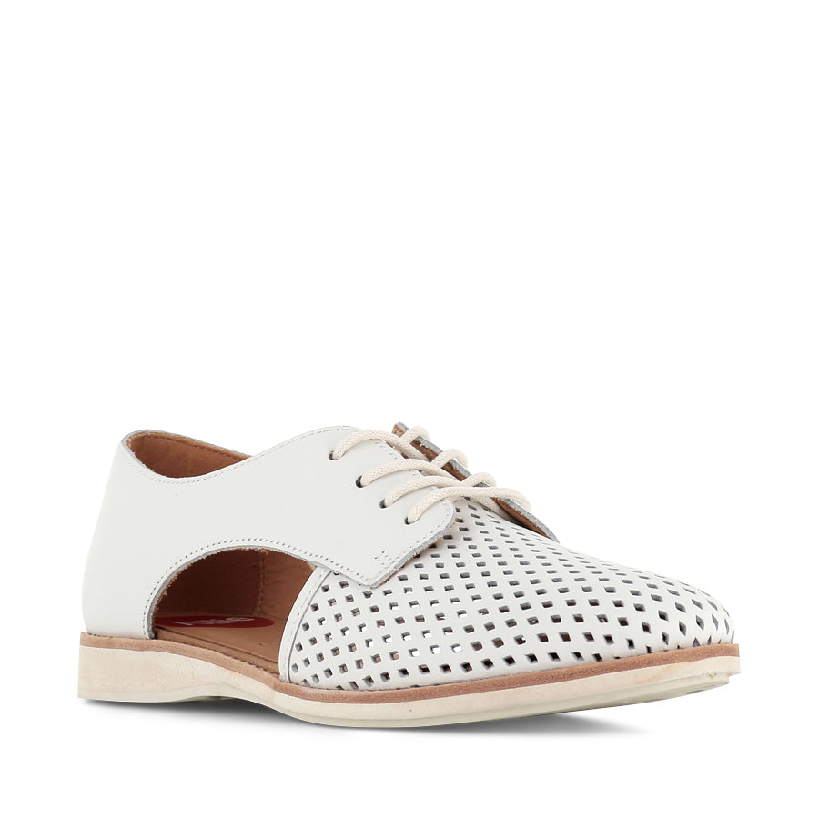 SIDECUT PUNCH - SPORTS WHITE LEATHER – Evans Shoes