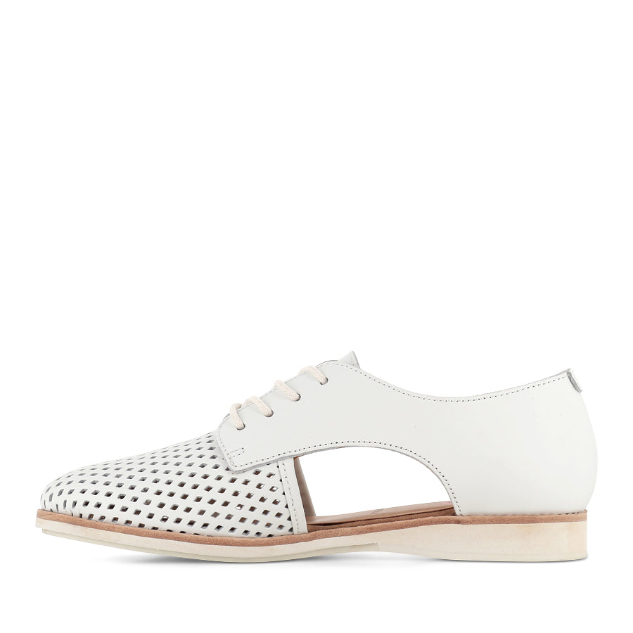 SIDECUT PUNCH - SPORTS WHITE LEATHER – Evans Shoes