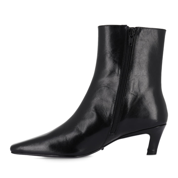 ESTELLE - BLACK VINTAGE