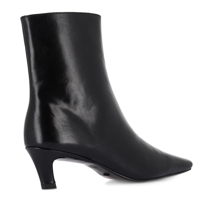 ESTELLE - BLACK VINTAGE