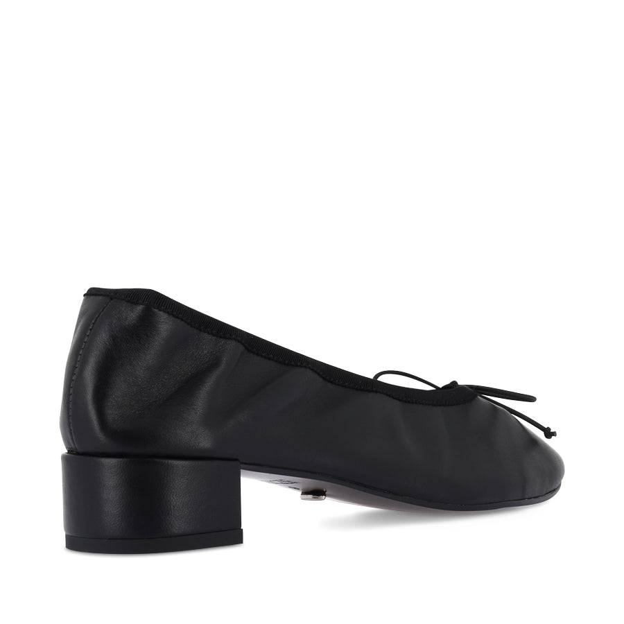 MOMA - BLACK NAPPA