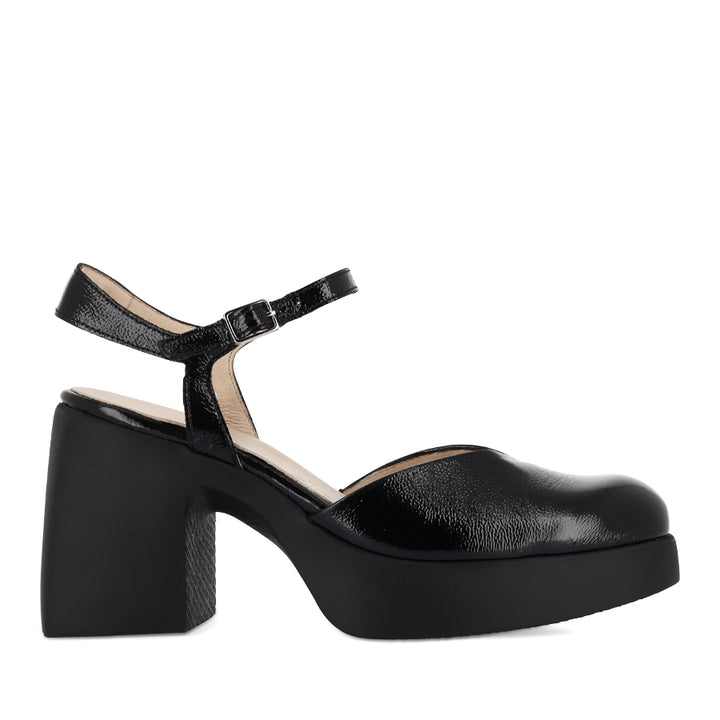 HATTIE H-4951 - BLACK PATENT LEATHER