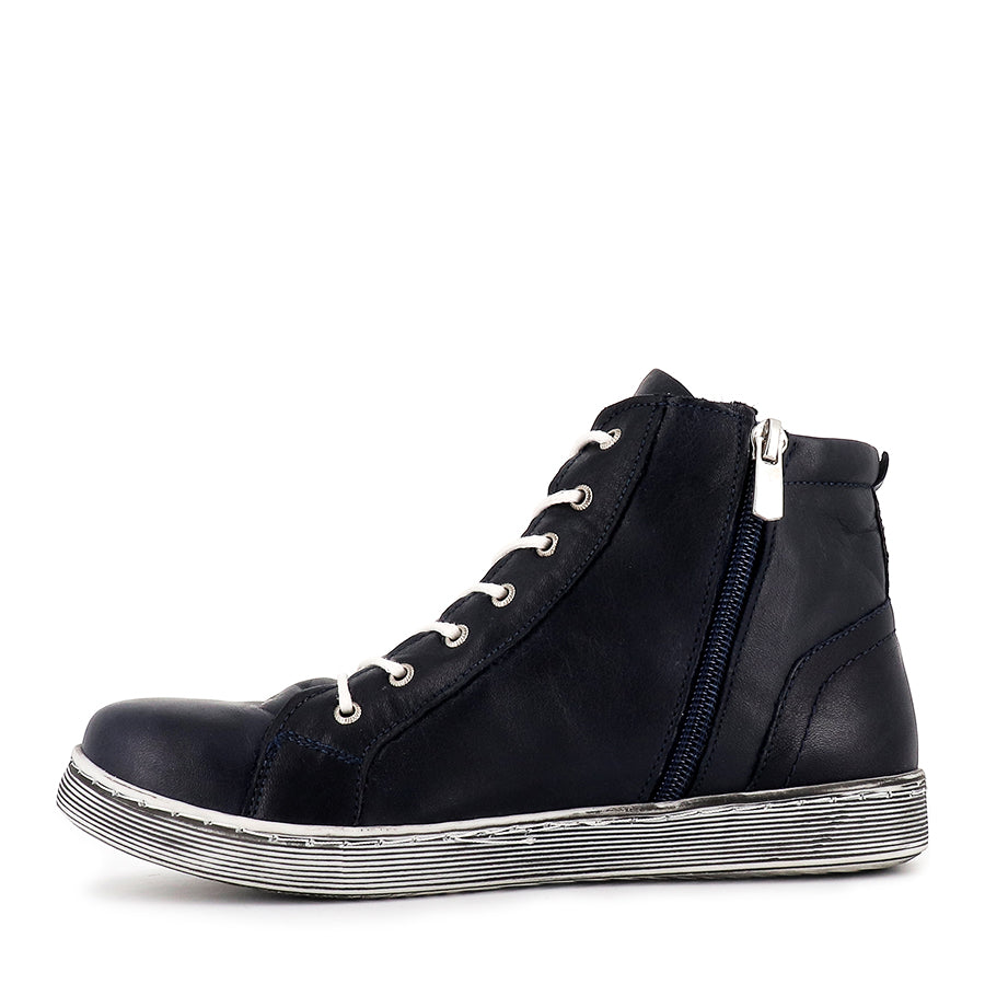 TENDER - NAVY LEATHER