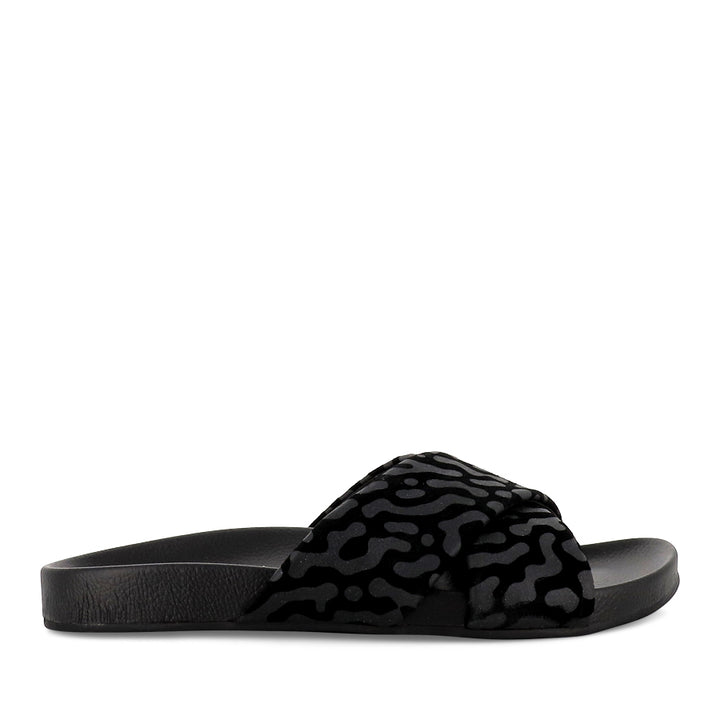 TIDE CROSS SLIDE - BLACK TERRAIN SUEDE